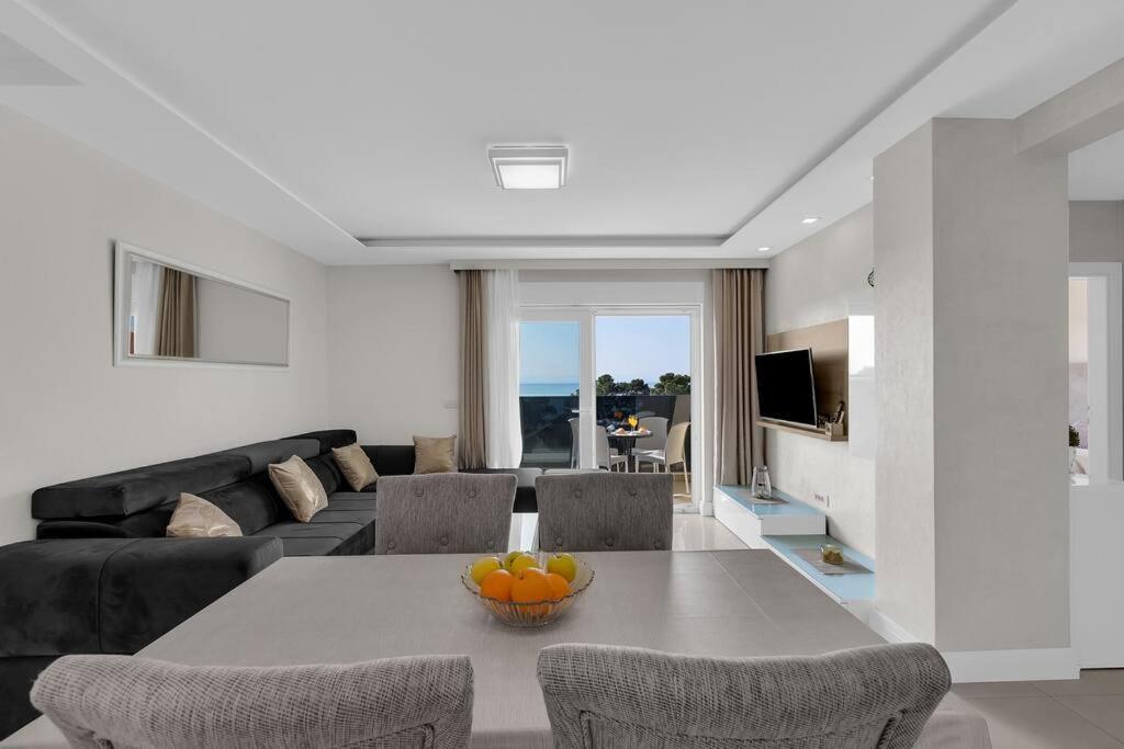 Apartment Hrvoje -Nur 50M Bis Zum Meer - Makarska Exklusiv Promajna Exteriör bild