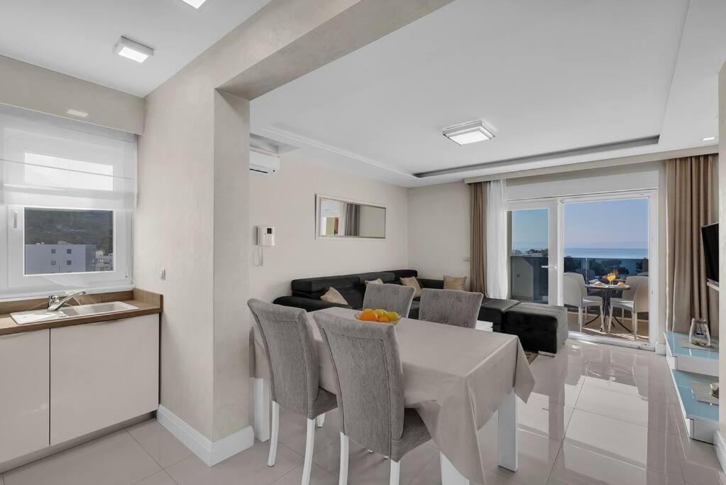 Apartment Hrvoje -Nur 50M Bis Zum Meer - Makarska Exklusiv Promajna Exteriör bild