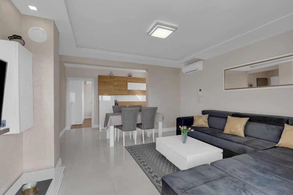 Apartment Hrvoje -Nur 50M Bis Zum Meer - Makarska Exklusiv Promajna Exteriör bild